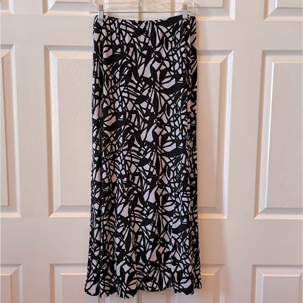 BLACK AND WHITE ELASTIC WAIST SKIRT BY EAST 5th SIZE LARGE EUC - Picture 3 of 7